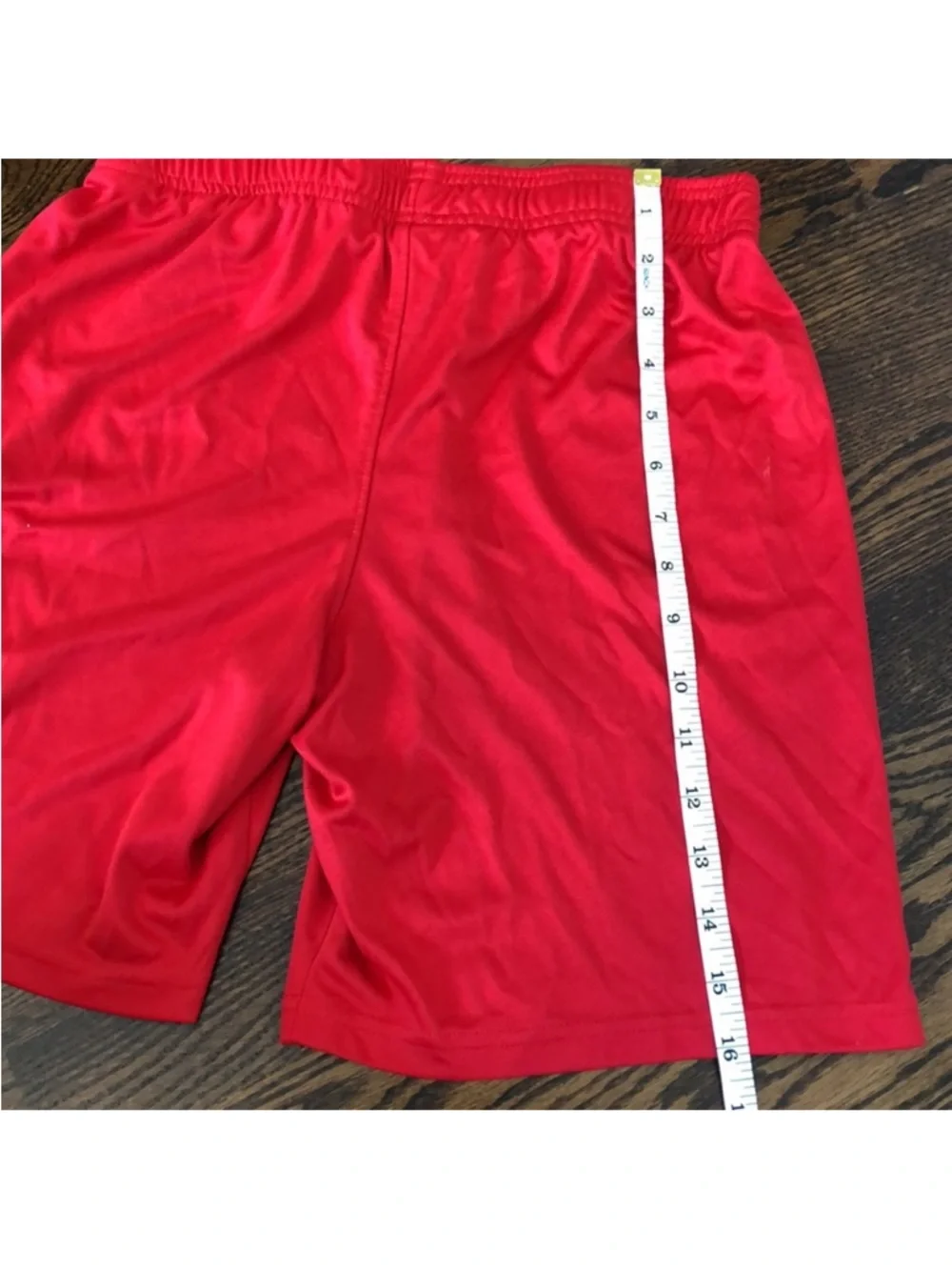 Under Armour Boys Red HeatGear Athletic Shorts Size XL